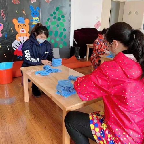 指尖上的关爱 北城街道中心幼儿园首届保育员技能大赛侧记